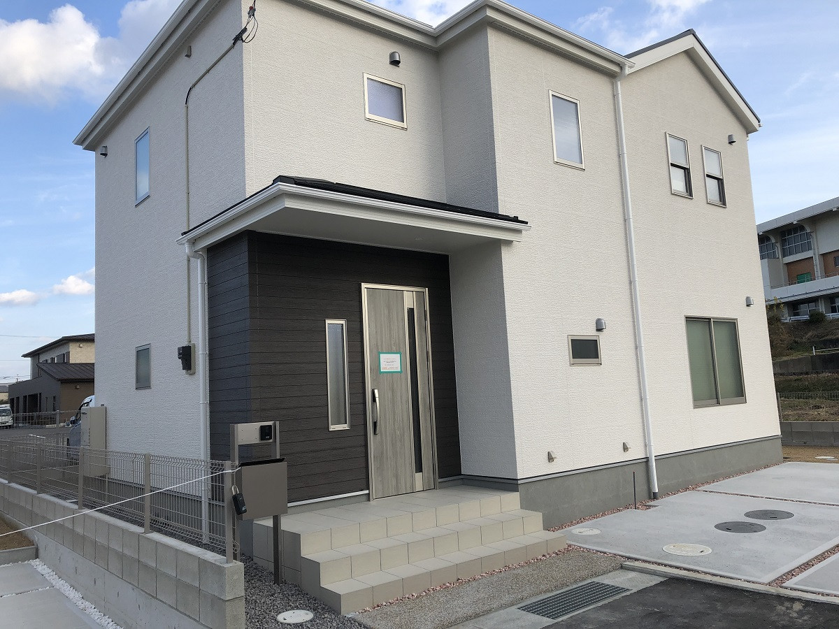 リーブルガーデン綾川町滝宮 2号棟