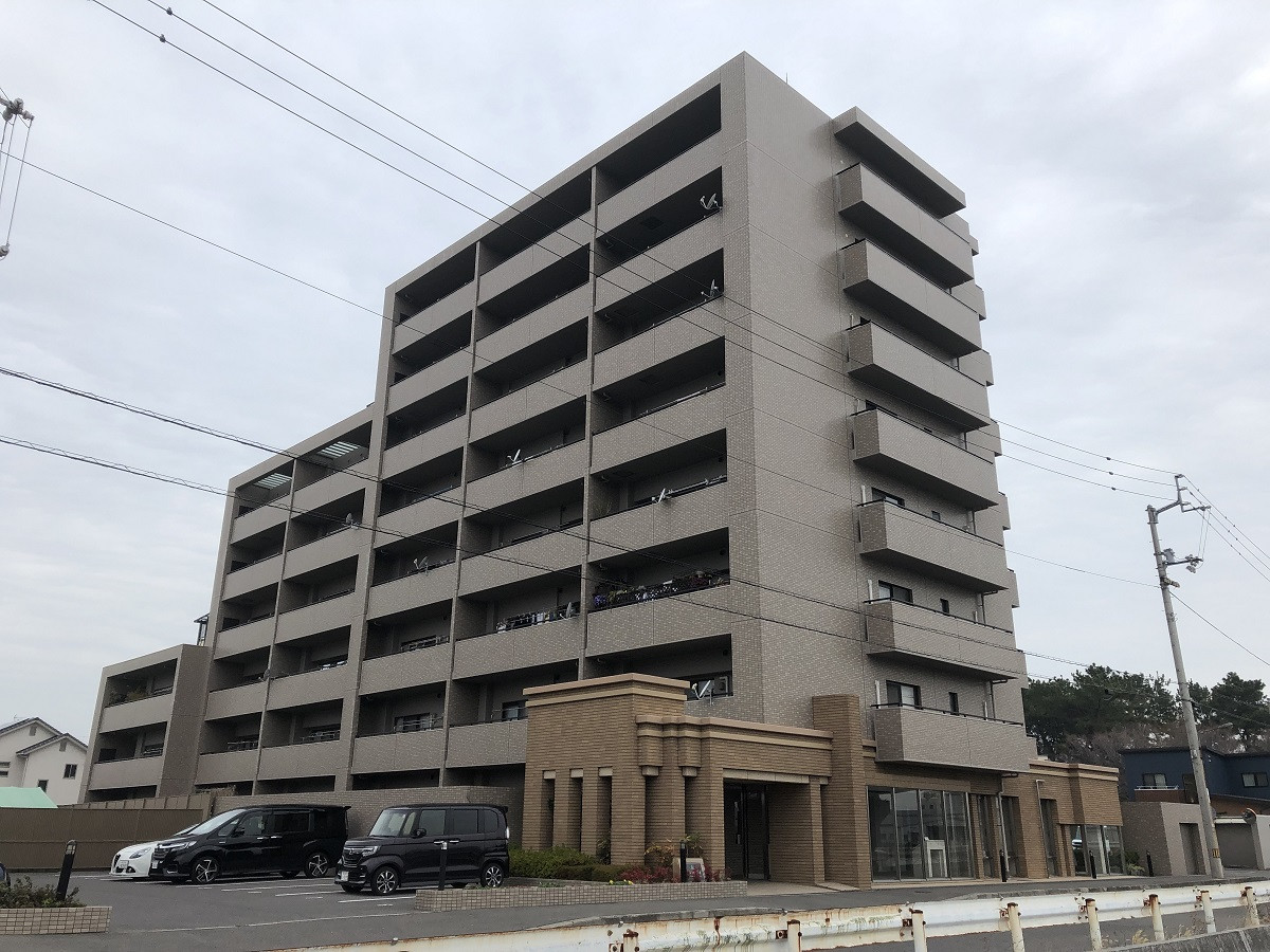 サーパス中央町 702号室